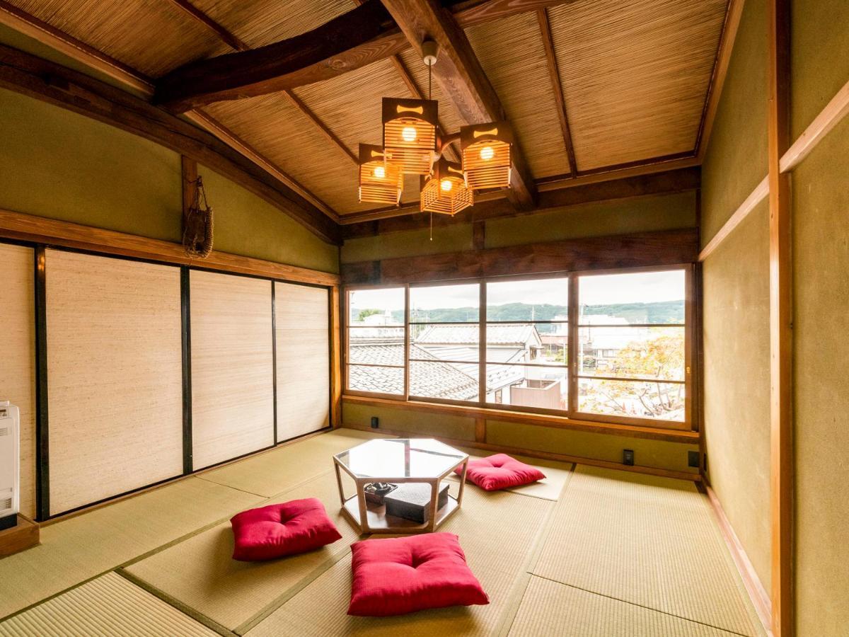 Отель Nipponia Chichibu Monzenmachi Экстерьер фото