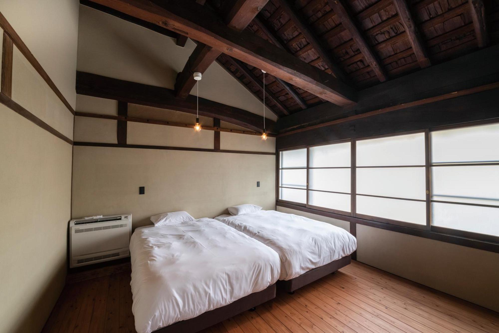Отель Nipponia Chichibu Monzenmachi Экстерьер фото